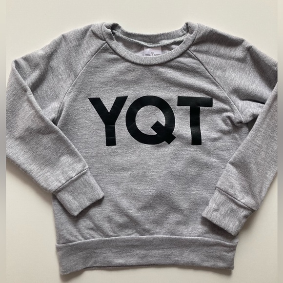 🇨🇦 Posh & Cozy YQT Thunder Bay crewneck sweater, size 2T - Picture 6 of 6